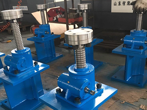 蜗轮丝杆升降机的介绍与安装要点